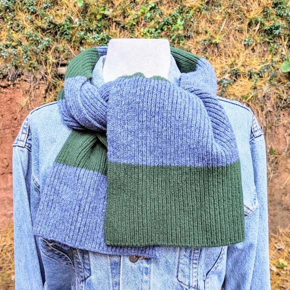 GAP Accessories - Lambswool Winter Scarf by GAP #hundredsofscarves GAP Accessories - Lambswool Winter Scarf by GAP #hundredsofscarves
